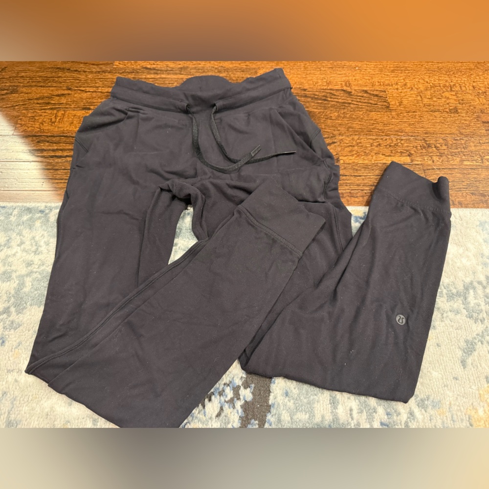 Lululemon black align joggers size 4 GUC